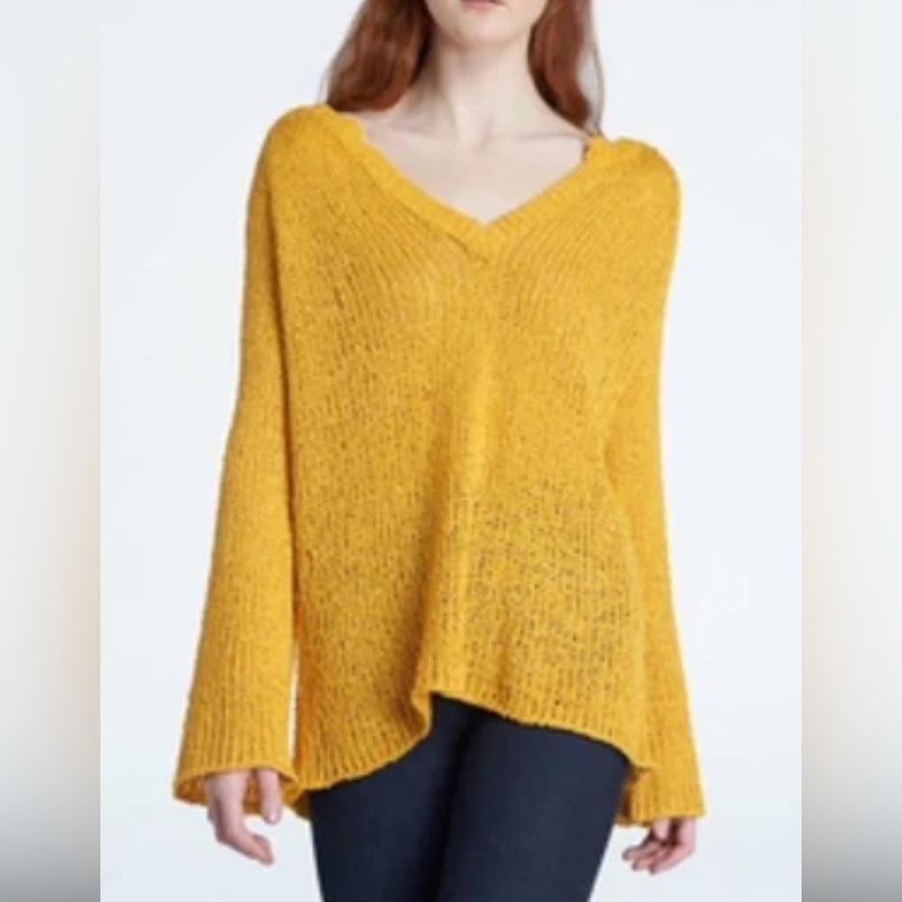 Rich gold/mustard loose knit sweater